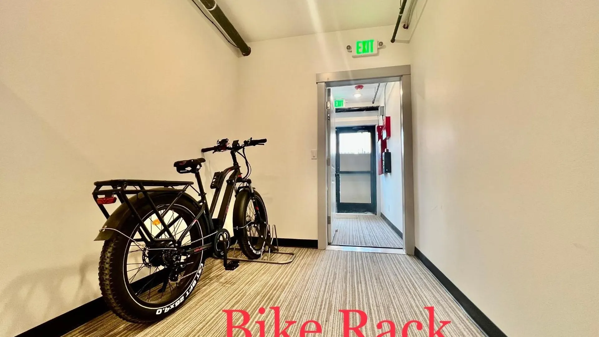 Seattle Alki Oasis: Modern Apartment Near Beach & Downtown 0*,
