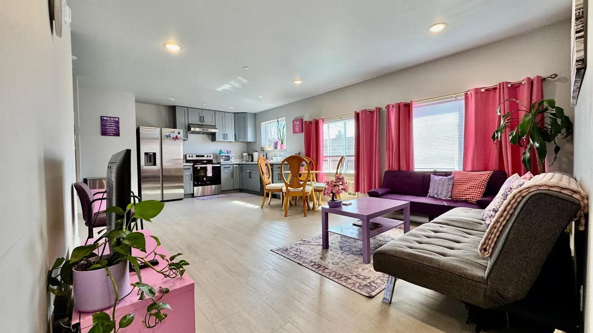 Seattle Alki Oasis: Modern Apartment Near Beach & Downtown